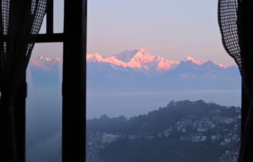 darjeeling-kanchenjunga-view-from-room